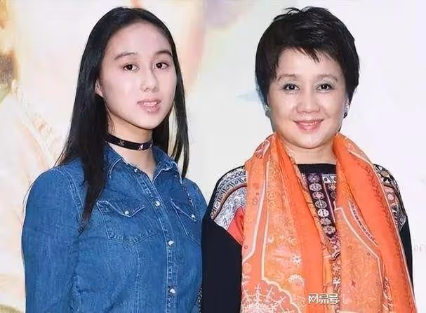 梁安琪成全了利智和李連杰？何超欣因長相成賭王最寵千金？
