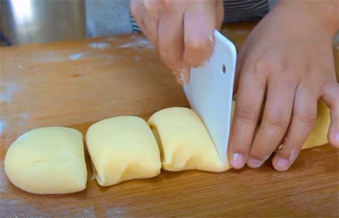 老式麵包圈,家裡有麵粉就能做,不用揉出手膜,比外面買的還好吃