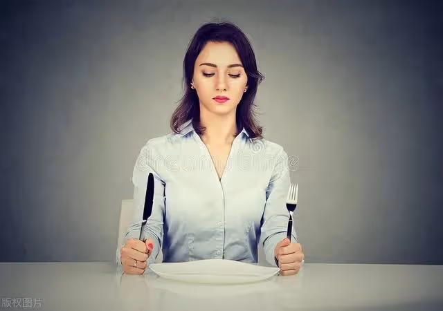 誰給我養老我把錢給誰，知道老人有四十萬存款，兒子兒媳後悔了