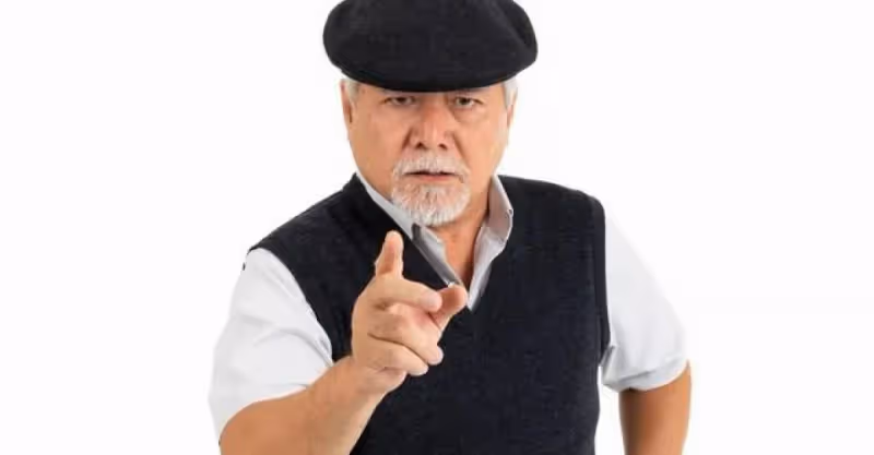 清明節回老家掃墓，父親不允許我的女兒們祭祖，還讓我給侄子買房