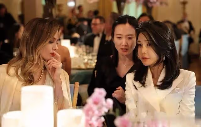 和第一性感女星朱莉正面交鋒,金建希竟然贏了,東方神韻迷倒眾生