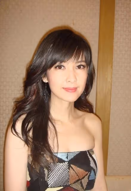狂走音遭狠批!55歲周慧敏演唱會表現失准,網友:之前形象都毀了