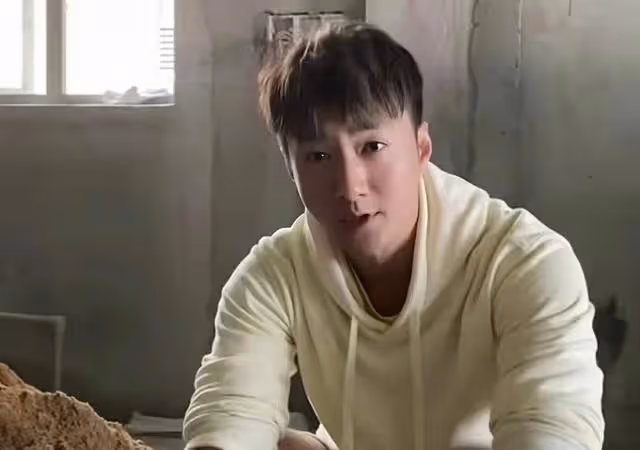 香港知名男星低調結婚,在內地買房定居,嫌TVB工資太低離巢