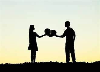 我當過援 交 妹老公堅持娶我,新婚當天偷聽老公和小姑子對話,我失聲痛哭!
