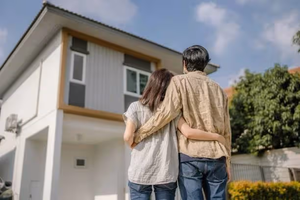好心買房給兒住!爸爸出錢又出力「結果婚禮未受邀」 氣到當面對質「一開門就傻住」立刻把房子賣了