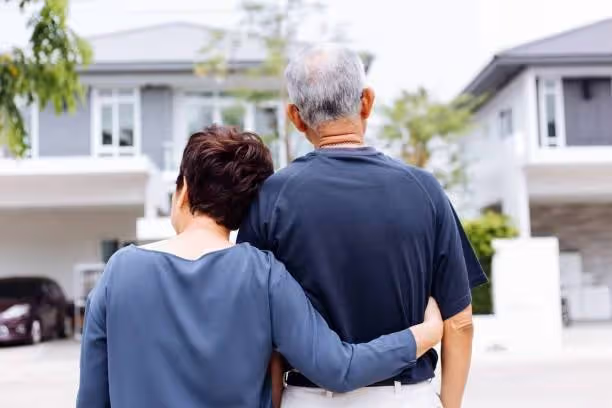 好心買房給兒住!爸爸出錢又出力「結果婚禮未受邀」 氣到當面對質「一開門就傻住」立刻把房子賣了