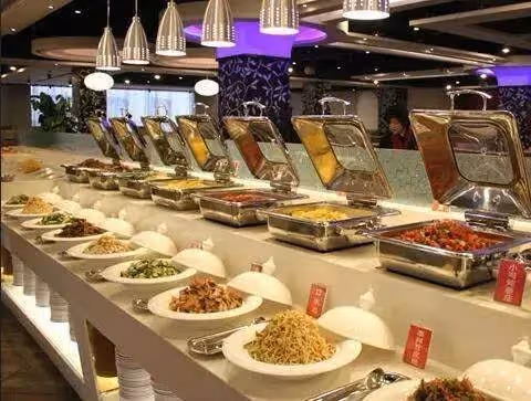 客人吃自助餐剩大半,被罰10750元,淡定付錢離開,老闆:出大事了,快把他追回來