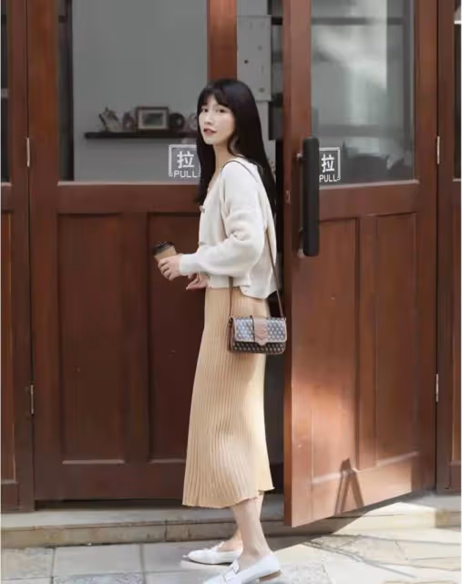 今年流行的「樂福鞋」非常適合3-40歲的女性，它們用途廣泛且舒適