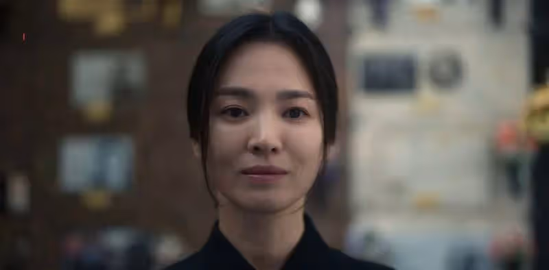 出道27年入圍四次！宋慧喬憑《黑暗榮耀》終奪下百想大獎！一開口全場笑瘋！