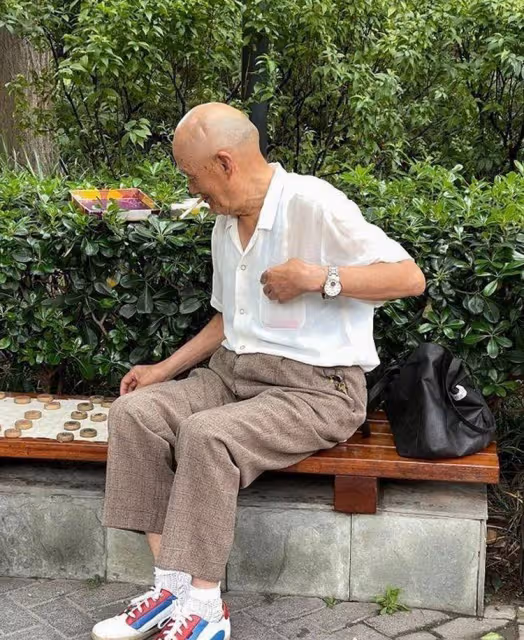 60後和70後的男人，「束腰」和「卷角」哪個更好？看完你就會知道，