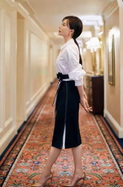 見過世面的女人，從不穿裙子配運動鞋，而且降價了！看看陳數和袁泉就知道，