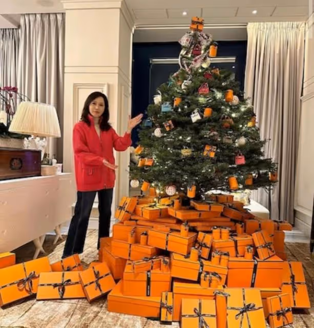 厲害!港女星曾住公屋靠實力打入上流圈,二婚嫁富商再享奢華生活