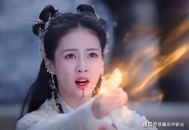 《長月燼明》黎蘇蘇鳳凰涅槃,整部劇特效又提升一個檔次