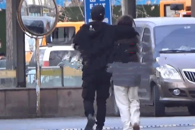 陳思誠攜小21歲女友約會，深夜一同回家，戀情曝光超半年感情穩定