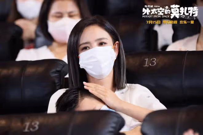 陳思誠攜小21歲女友約會，深夜一同回家，戀情曝光超半年感情穩定