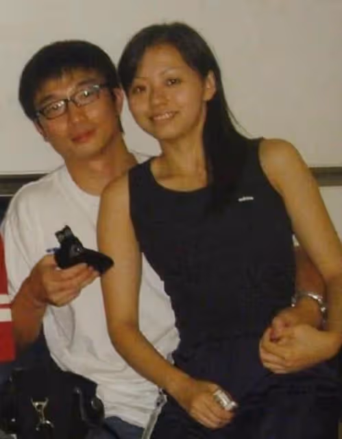 悲哀的張靚穎:嫁給老闆為妻,被拋棄;善待久伴經紀人,被坑慘