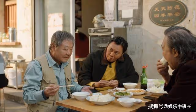 《漫長的季節》龔彪是大學生，為何會混到開出租？一句玩笑話成真了