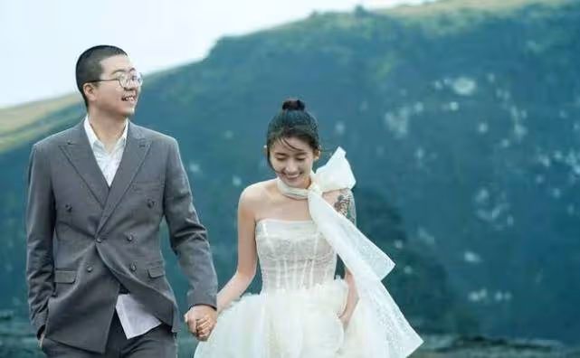 李誕黑尾醬分手真正原因曝光,李誕出書自曝:婚姻帶給我巨大痛苦