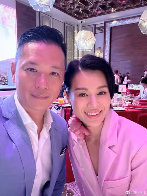 TVB視後攜老公現身環球影城!女方背包吸睛,兩夫妻樂不思蜀