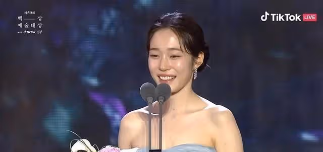 林智妍拿下《百想藝術大獎》最佳女配角!發表感言謝謝到晛害羞了