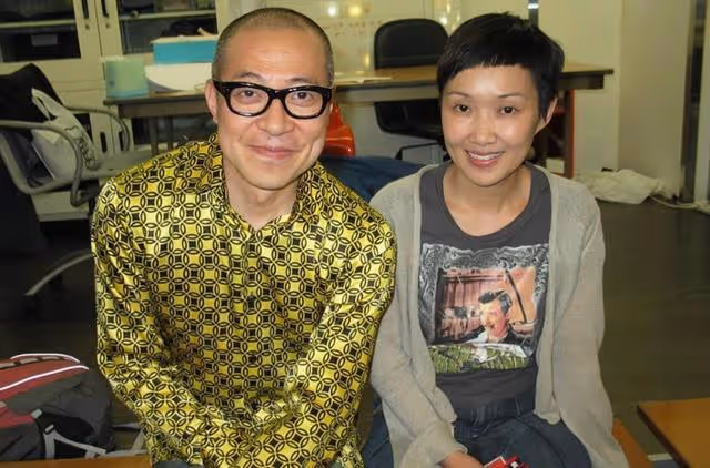 突傳死訊!香港知名男星妻子因肺癌離世,婚內出軌被指小三上位