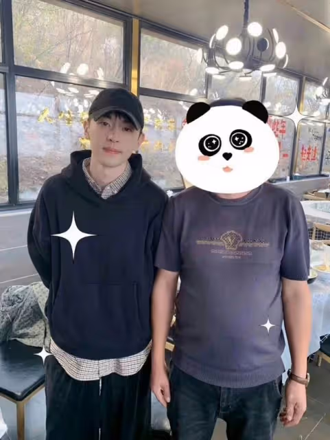 鄧倫罕見露出正臉，瘦了一圈比以往自信許多