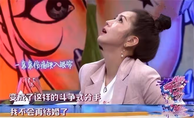 何潔攜3個子女合唱,老大老二與繼父相處融洽,倆女兒顏值差距大