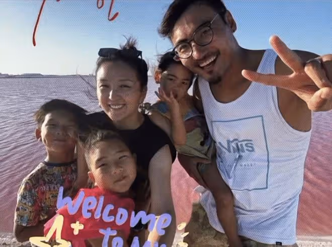 何潔攜3個子女合唱,老大老二與繼父相處融洽,倆女兒顏值差距大