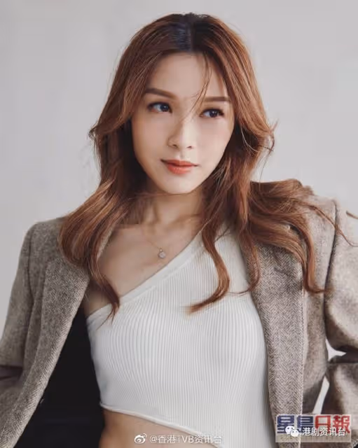 李佳芯曬白滑香肩自勉要保持微笑!早前認受情緒問題困擾新劇開拍無期