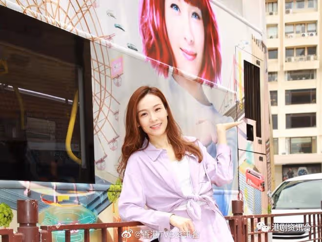 李佳芯曬白滑香肩自勉要保持微笑!早前認受情緒問題困擾新劇開拍無期