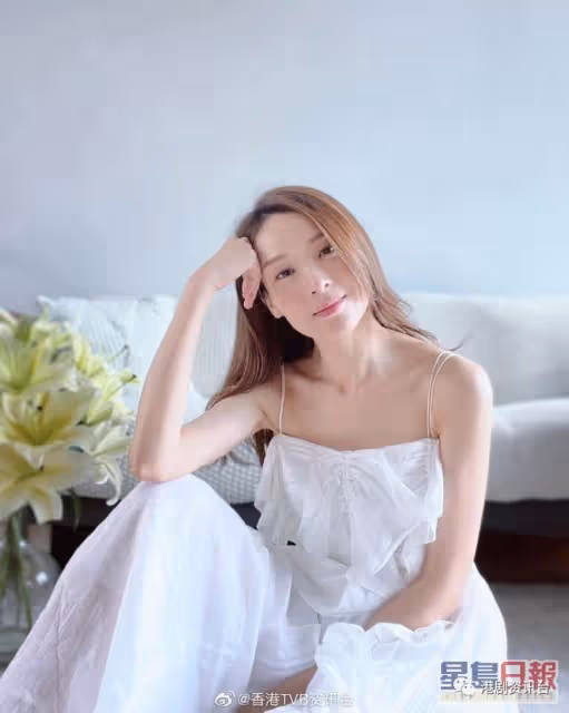 李佳芯曬白滑香肩自勉要保持微笑!早前認受情緒問題困擾新劇開拍無期
