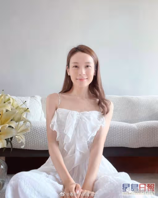 李佳芯曬白滑香肩自勉要保持微笑!早前認受情緒問題困擾新劇開拍無期