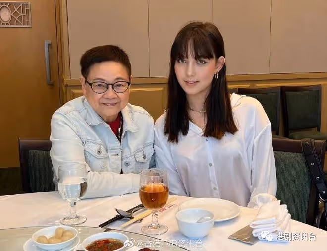 素顏曝光難掩嬰兒肥！17歲澳洲華裔小姐混血冠軍來港