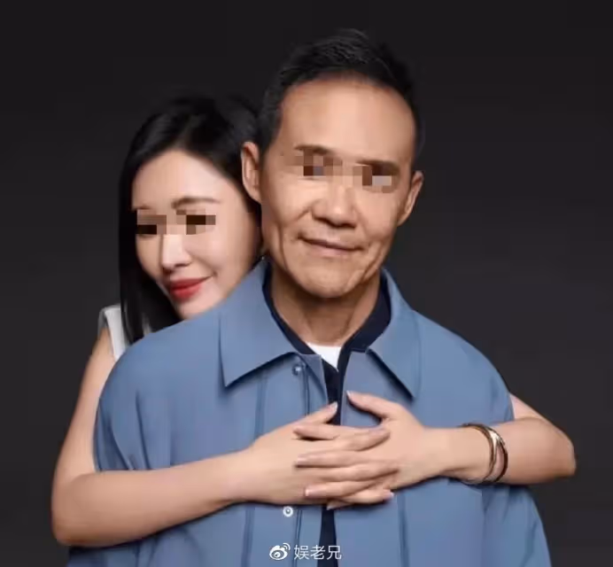 自稱婚姻經歷七年之癢，被吐槽自私，商業大佬被小30歲嬌妻反噬？