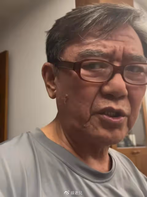 李立群又來和網友「告狀」了，錄個視頻，把一輩子的演技都用上了