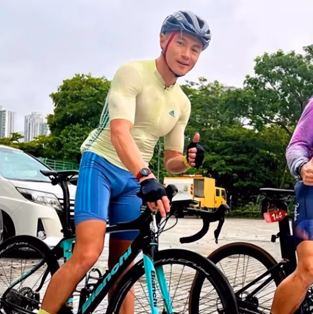 47歲知名港星參加鐵人三項!嚴重抽筋仍不放棄,曾患重病險喪命