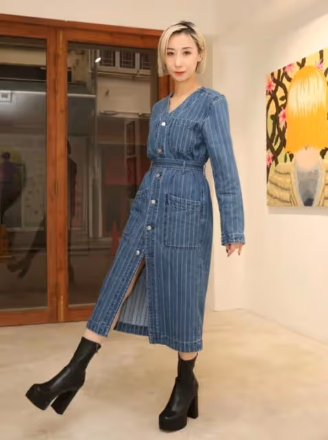 繼續戀愛!港女歌手與男友愛情長跑近十年,自覺一紙婚書不太重要