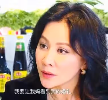 56歲劉嘉玲不化妝素顏晨跑,被拍到容貌和普通老太太一樣!網讃:這才是56歲該有樣子