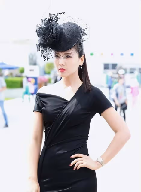 當紅女演員,拋棄前夫嫁富豪被坑,4年為夫還清4億只為願得一人心