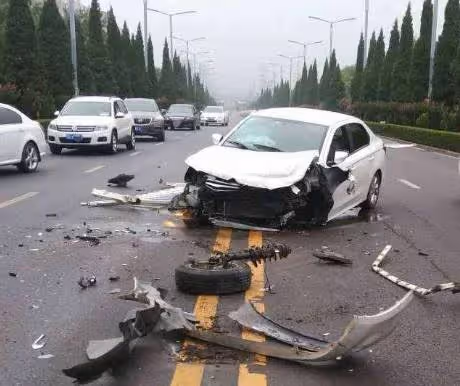 結婚3年,兩胎生女遭拋棄,前夫新婚蜜月交通事故離開,婆婆寄來「包裹」,打開後我呆了