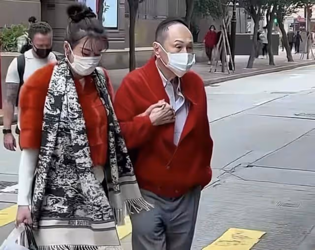 恭喜!87歲香港知名富商再曝新戀情,一生未婚育有三名子女