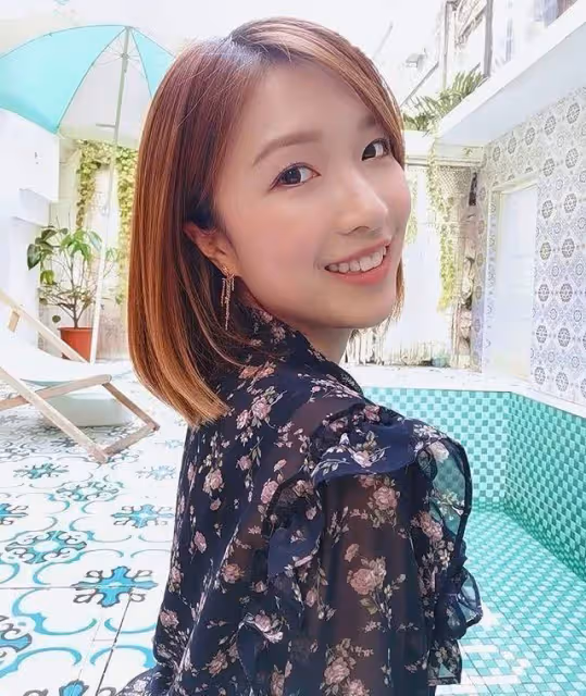 郭嘉文享受五一假期,曬玫瑰花說情話,和閨蜜開啟治癒之旅