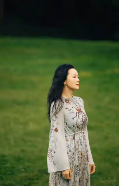 看到52歲的詠梅，才知道什麼叫不做作的美！堪稱中年女模