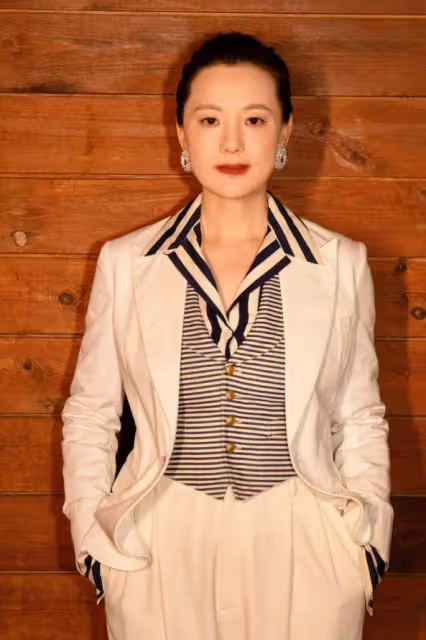 看到52歲的詠梅，才知道什麼叫不做作的美！堪稱中年女模