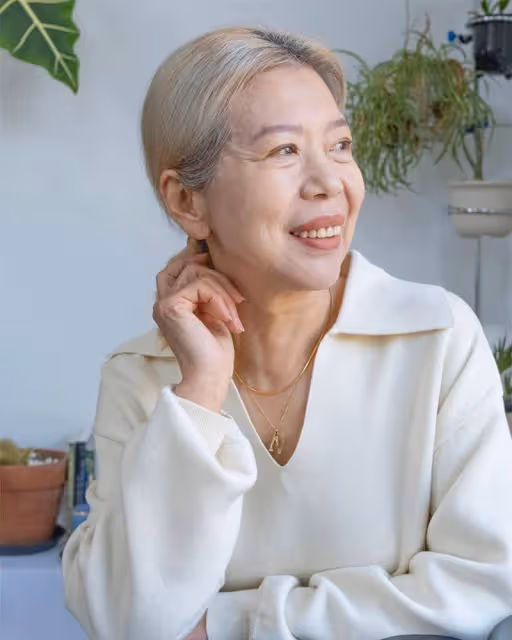 說實話，這位「時尚阿姨」的穿搭，很適合中年女人模仿，優雅時髦