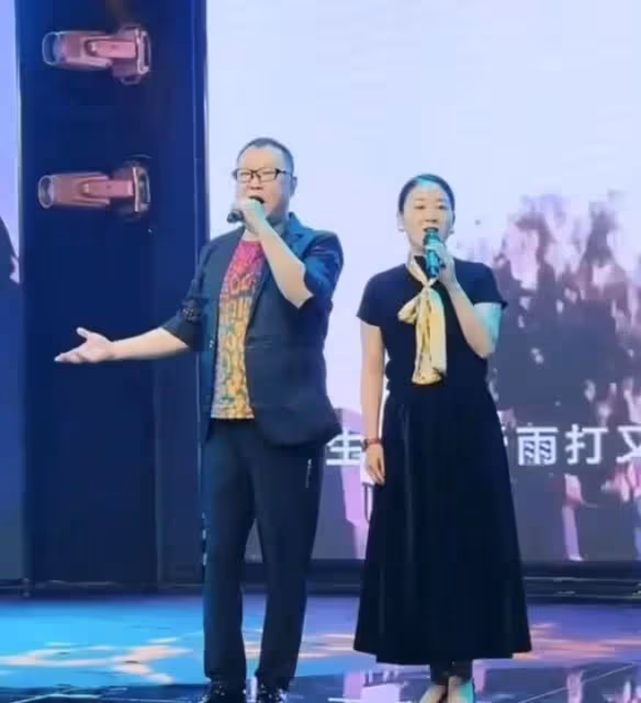54歲歌手尹相傑罕見露臉,生活潦倒身材暴瘦,想要復出重新當歌星