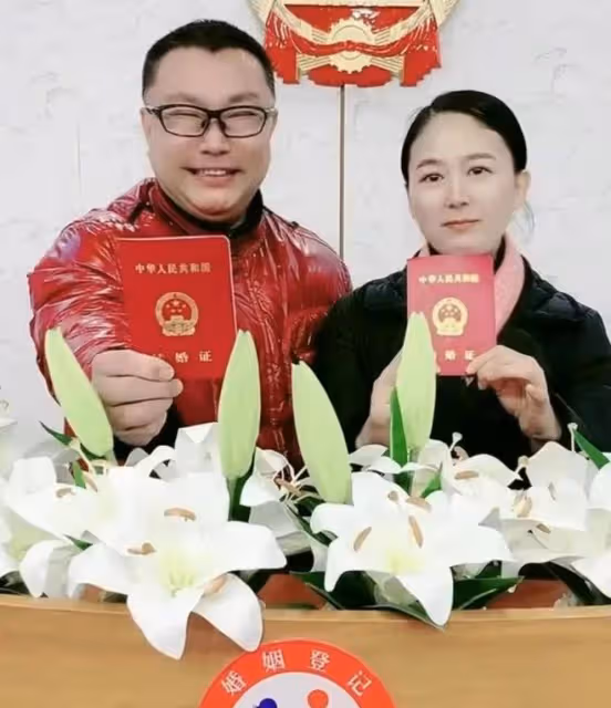 54歲歌手尹相傑罕見露臉,生活潦倒身材暴瘦,想要復出重新當歌星
