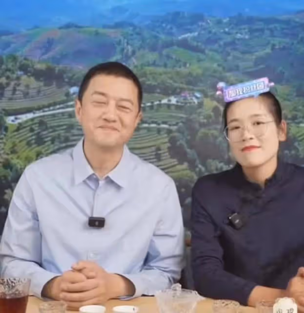 演員李亞鵬太難了,限制高消費後,被機場負責人告知不能乘坐飛機