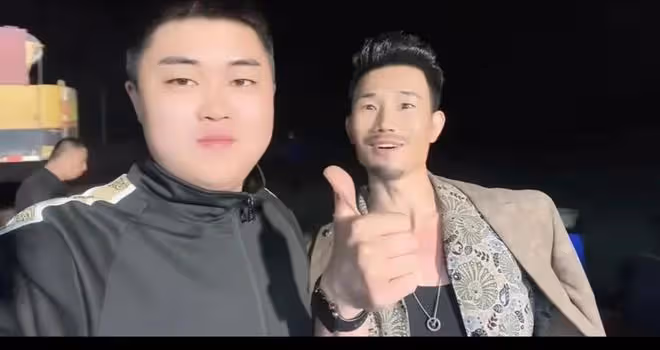 五一假期還在工作，演員嘎子希望劇組給雙倍報酬，被拒絕憤怒離場