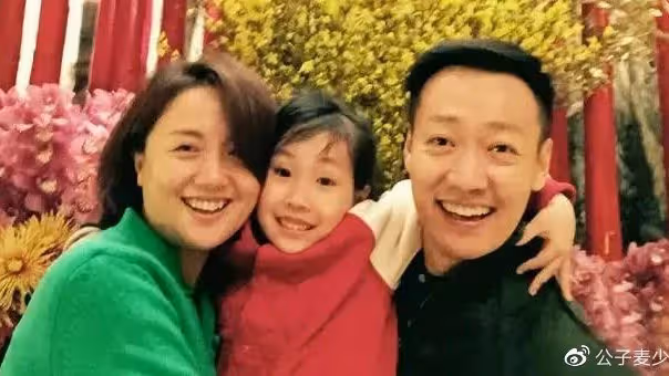 辛柏青：娶同學朱媛媛，恩愛30年無緋聞，卻因一個「惡習」常吵架